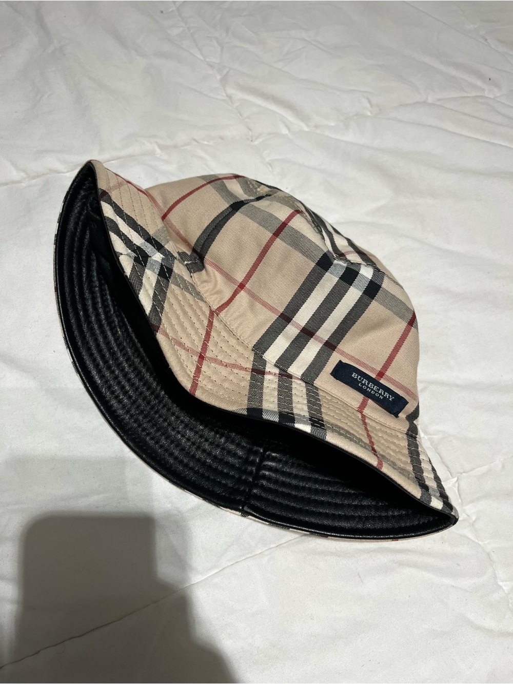 Burberry Reversible Bucket Hat Nova Check Black Leather Small